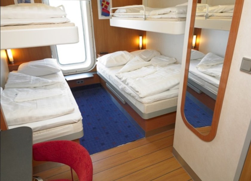 Ferry_cabin